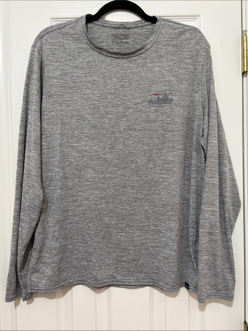 Men’s Patagonia Heather Gray Long-Sleeve Crew Top